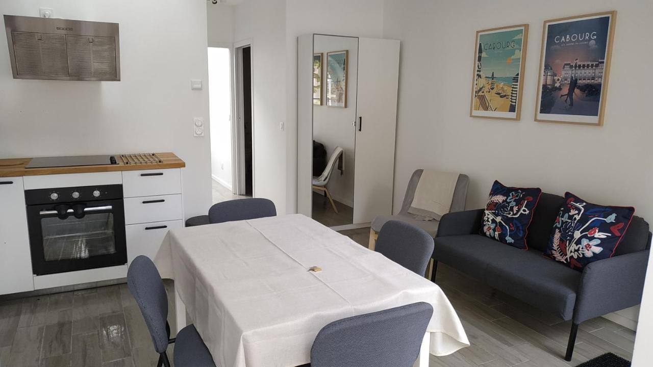 Charmant Et Lumineux Logement, Au Coeur De Cabourg Kültér fotó